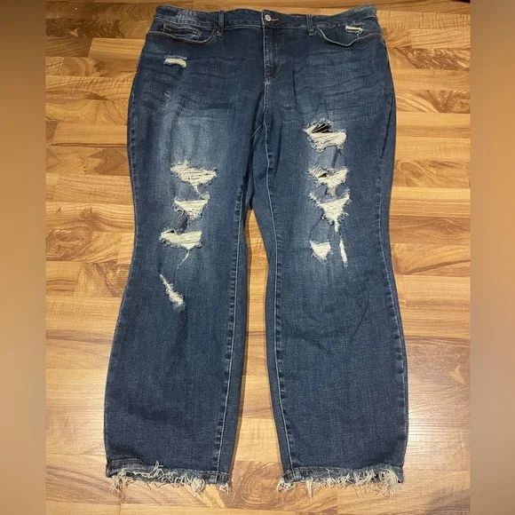 Judy Blue Boyfriend Fit Ripped Jean 22W - Picture 2 of 9